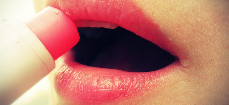 Jędrne usta dzięki kwasowi hialuronowemu