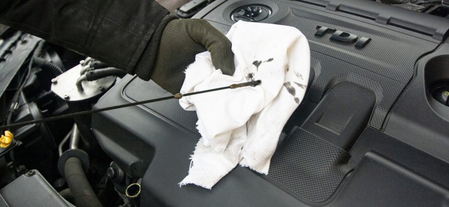 Zadbaj o swój samochód dzięki hurtowni olejów silnikowych